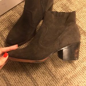 Ankle booties Soho Cobbler